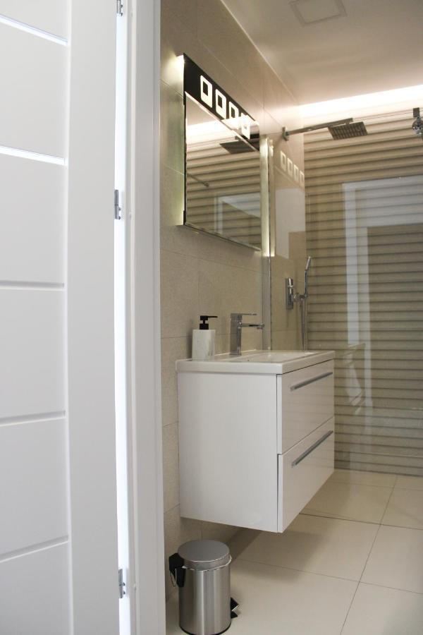 Apartament Black-Niska Z Garazem Podziemnym Kielce Ngoại thất bức ảnh